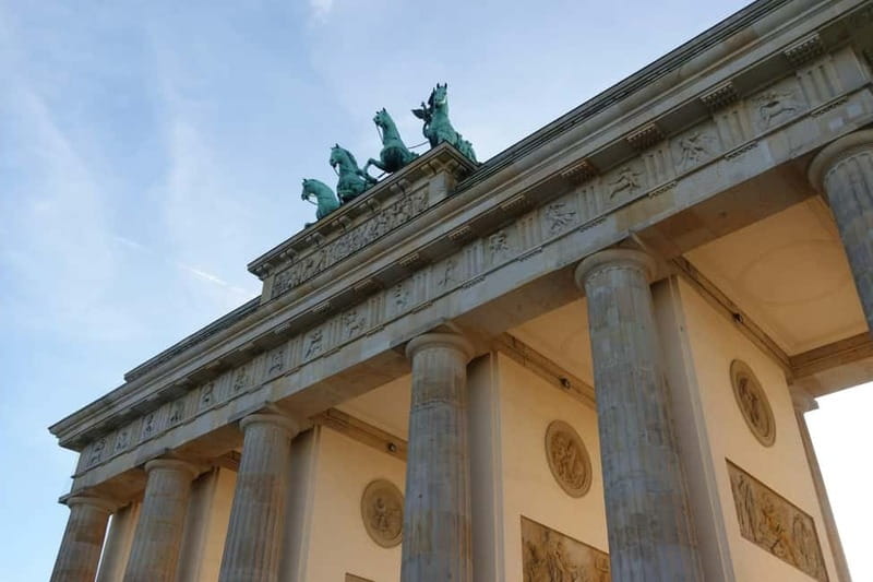 Berlin: City's Highlights Walking Tour - Starting at the Brandenburg Gate, A Berlin Icon