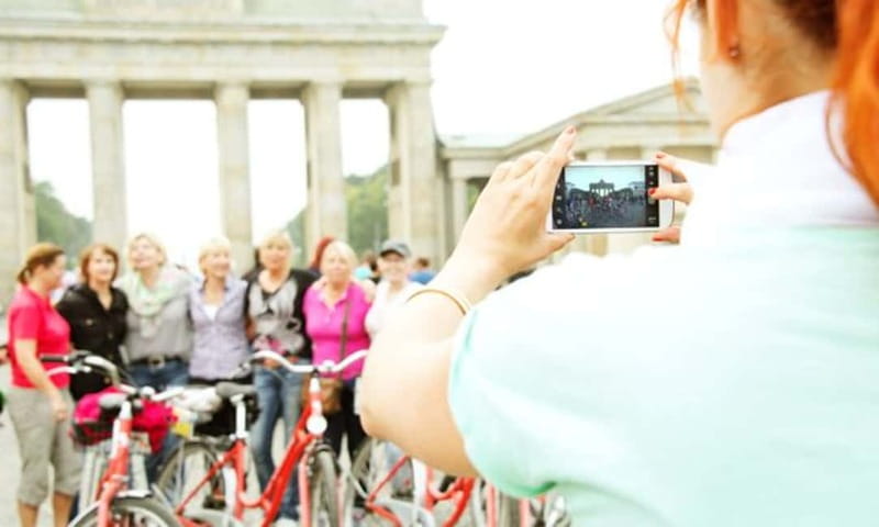 Berlin: Guided Bike Tour to explore the Highlights - The Starting Point in Nikolaiviertel