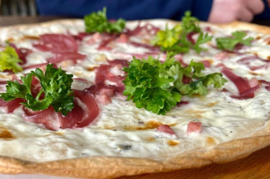 Berlin: Guided Street Food & Cultural Walking Tour - Meeting Point and Seasonal Changes in Starting Location