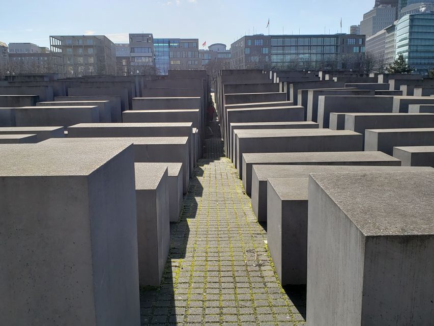 Berlin: Hitler and the Third Reich - a private walking tour - Starting at the Brandenburg Gate in Berlin