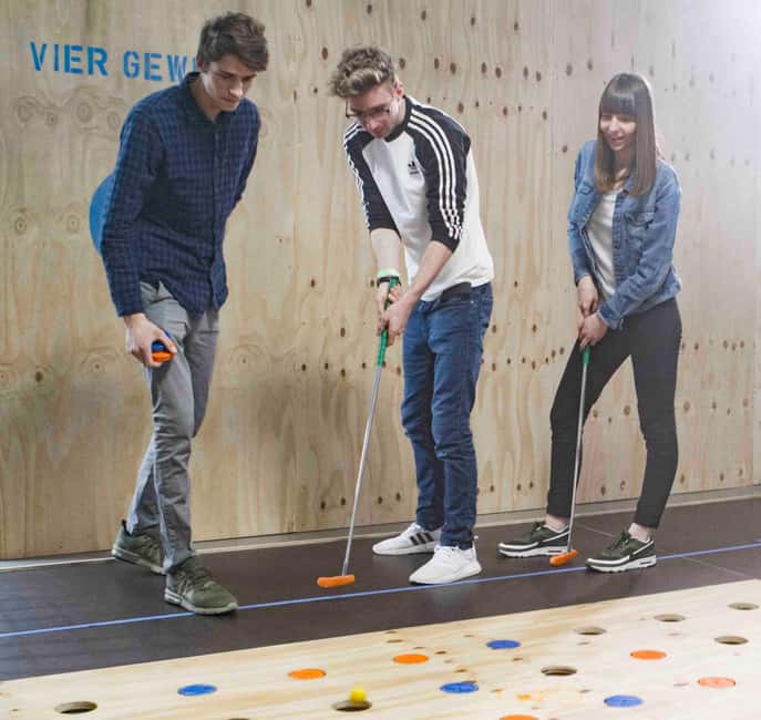 Berlin Neukölln: Interactive Adventure Mini Golf - Professional Staff and Introduction