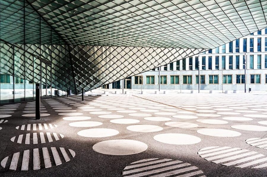 Berlin: Photo course Modern Architecture & Reflections - Starting in Front of Washingtonplatz, Near Berlin Central Station