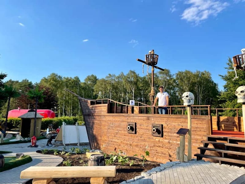 Berlin: Pirate´s Island Adventure Mini Golf Ticket - The Setting of Berlin’s Pirate´s Island Mini Golf Course