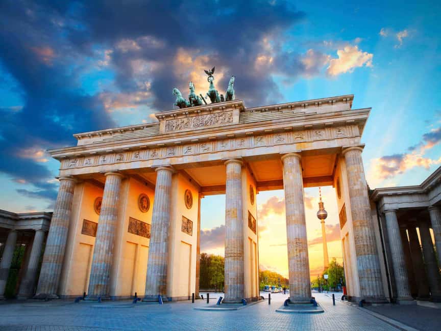Berlin: Private City Tour - Berlin Highlights Guided Walk - Exploring Berlin’s Historic Landmarks along Unter den Linden