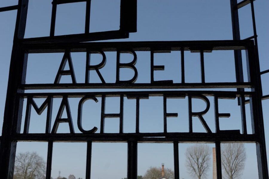 Berlin: Sachsenhausen Concentration Camp Memorial Tour - Starting Point and Transportation Details