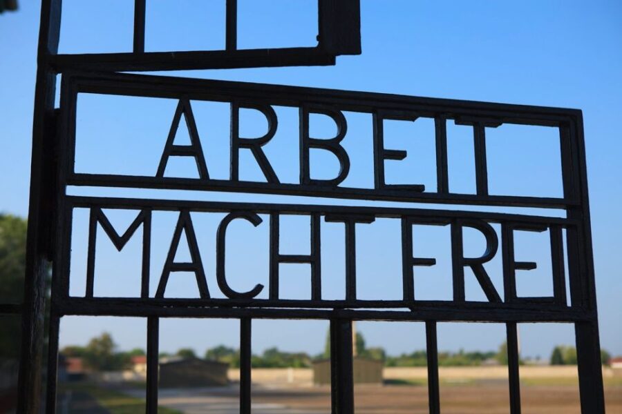 Berlin: Sachsenhausen Memorial 6-Hour Tour in Spanish - Starting Point at Alexanderplatz: Easy to Find and Convenient
