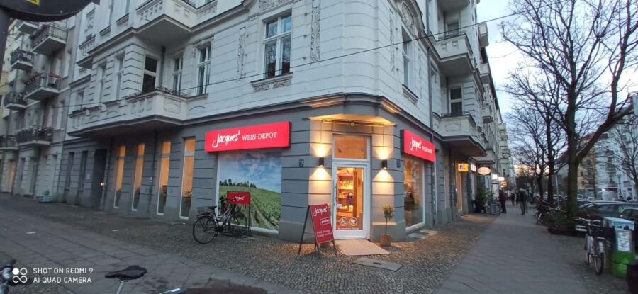 Berlin: Sip Up Comedy - Stand Up Comedy with Wine Tasting - The Venue: Jacques Wein-Depot Berlin-Bötzowviertel