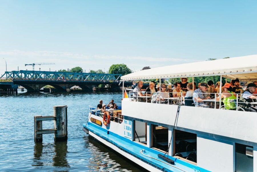 Berlin: Spree Boat Tour to Müggelsee - Starting Point at Treptow Harbor and Easy Access