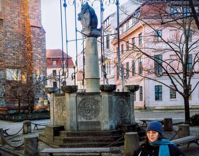 Berlin: World Clock to World Heritage & World War 2 Walk - Iconic Landmarks: Berlin TV Tower, Rathaus, and Nikolaiviertel