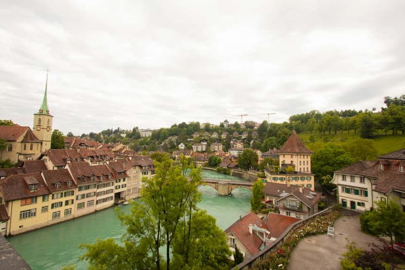 Bern: Private Express Walk with a Local in 60 minutes - Exploring Bern’s Landmark: Zytglogge Tower
