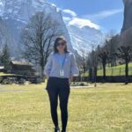 Bern: Private Guided Walking Tour ( Mediaval Downtown ) - Visiting the Federal Square and Parliament Building