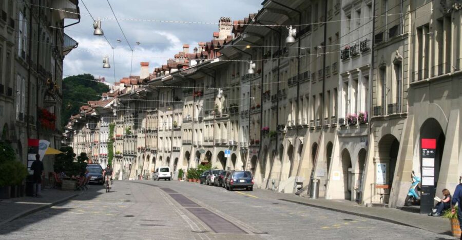 Bern: Private Walking Tour with a Local Guide - Starting Point and Tour Logistics in Bern