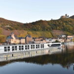 Bernkastel: Boat and covered wagon ride from/to Bernkastel-Kues - Exploring the Vineyards on a Covered Wagon Tour
