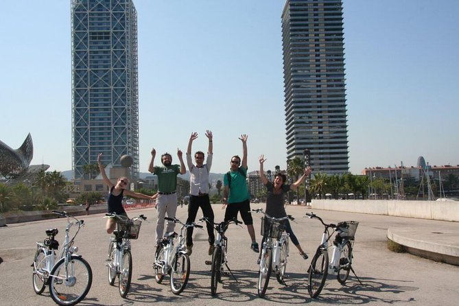 Best of Barcelona Highlights Bike Tour in Small-Group or Private tour - Navigating the Historic Gothic Quarter