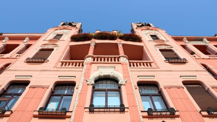 Best of Debrecen: Private Walking Tour with a Local - Debrecen’s Top Landmarks: From the Great Reformed Church to Kossuth Square