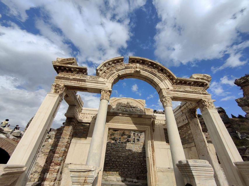 BEST OF EPHESUS TOUR - Visiting the House of Virgin Mary: A Spiritual and Cultural Stop