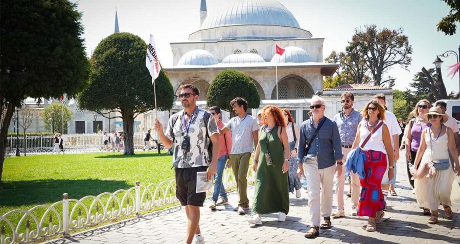Best of Istanbul in 4 Hours with the Must See Highlights - Starting Point at Dsign Cafe in Sultanahmet