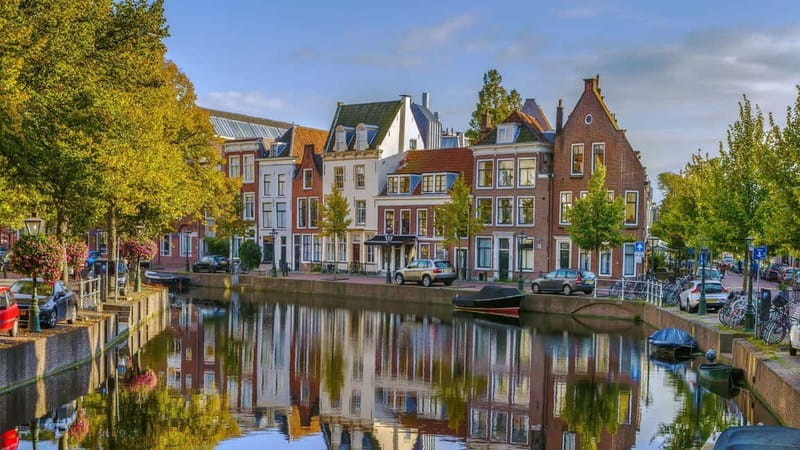 Best of Leiden: Private Walking Tour with a Local - Exploring Leiden’s Historic Old Town and Canals