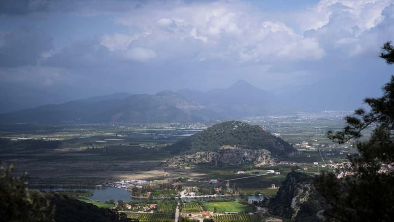 Best of Mula: Private Walking Tour with a Local - Exploring Mula’s Lively Markets and Local Crafts