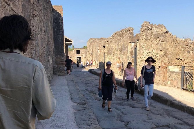 Best of Pompeii and Herculaneum with an Expert Archaeologist - Discovering Herculaneum’s Private Homes and Shops