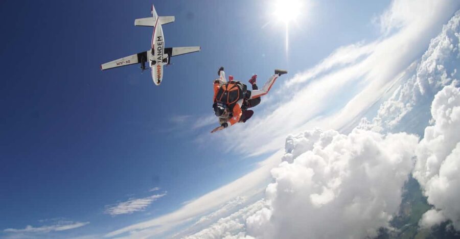 Best skydiving close to Brno and Olomouc - Preparing for Your Tandem Skydiving Experience
