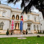 Beyond the Old City: Tbilisi's Hidden Gems Walking Tour - Exploring the Dry Bridge Flea Markets Hidden Treasures