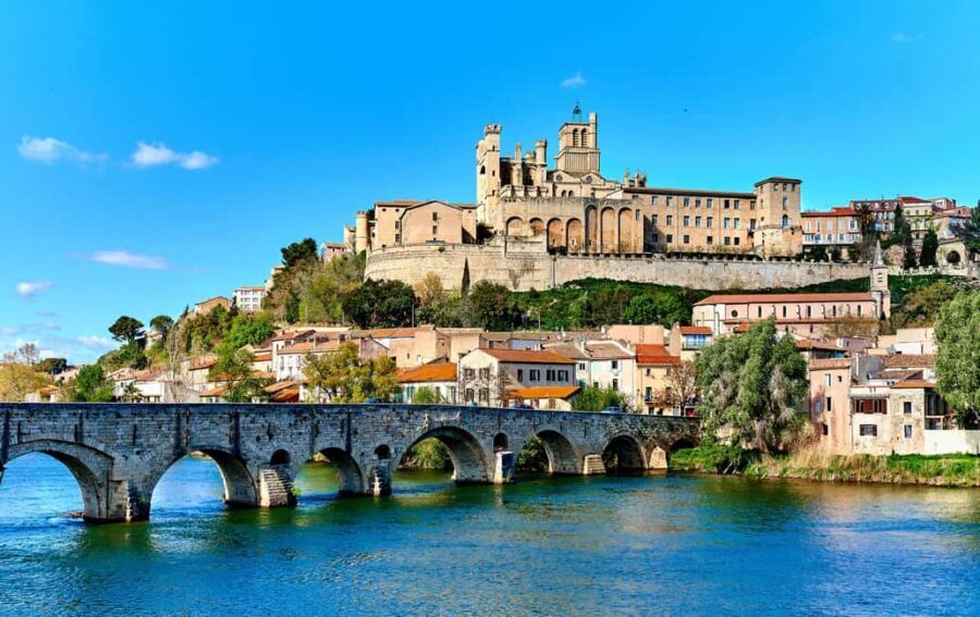 Béziers: Express Walk with a Local - Starting at 41 All. Paul Riquet: The Meeting Point for a Local Introduction