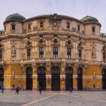 Bilbao: Classic & Modern Guided Walking Tour with Pintxos - Start at Federico Moyúa Plaza with a Focus on Bilbao’s Medieval Roots