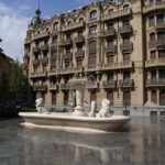Bilbao: Exclusive Private Walking Tour - Key Landmarks: Fountain of the Three Lions and Plaza Moyúa