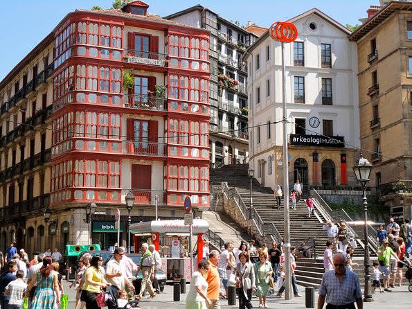 Bilbao Historical Small Group Tour - Discovering Plaza Miguel de Unamuno