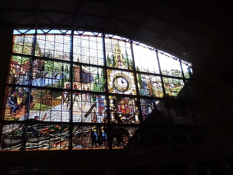 Bilbao: I am a guide who shows the history of the town of Bilbao. - Visiting the Site of Bilbao’s Founding and the Old Town