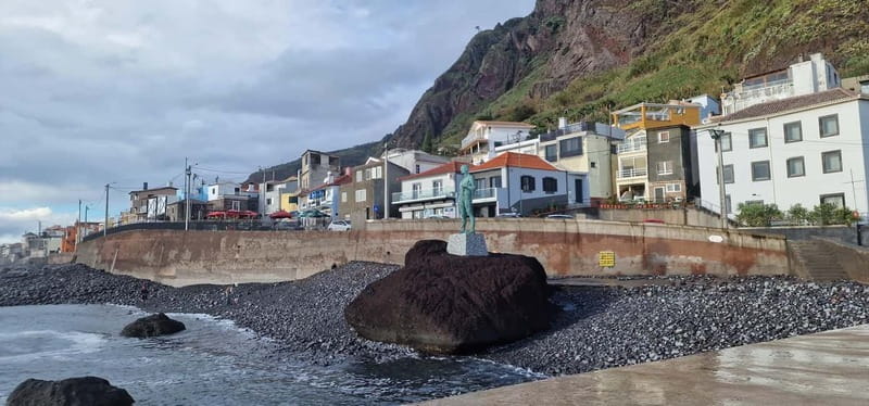 Bird Island sweet west tour - The Banana Walk in Madalena do Mar