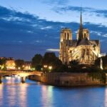 "Bistrot" cruise 2h on the Seine - Iconic Landmarks Along the Seine
