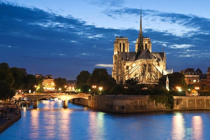 "Bistrot" cruise 2h on the Seine - Iconic Landmarks Along the Seine