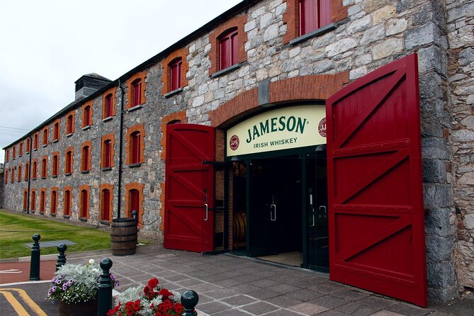 Blarney Castle Cork City and Jameson Distillery Small groups - Cork City Highlights on a Panoramic Drive