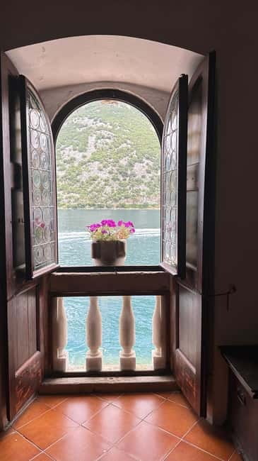 Blue Bay: Discover Kotor and Perast - From the Old Town to Kotor Fortress: A Guided Walk Through Medieval Streets