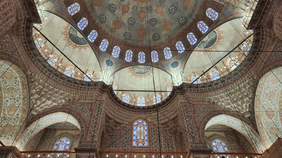 Blue Mosque, Hagia Sophia Tour with Lunch & Museum Tickets - From the Old Town to the Heart of Istanbul