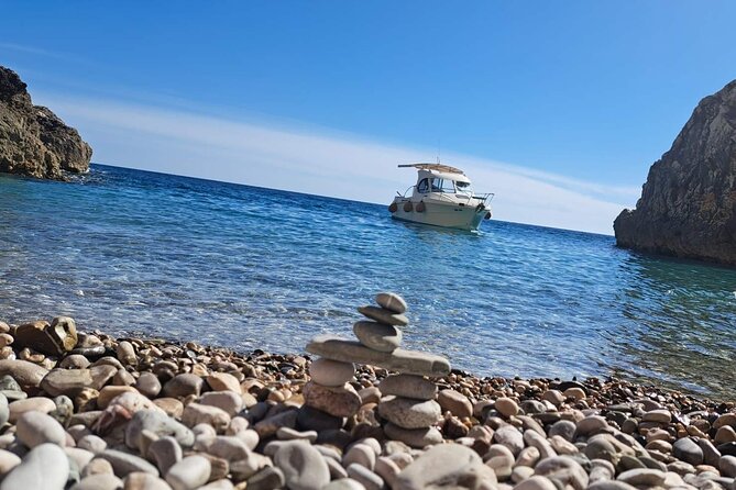 Boat Rental in Marina Bar Montenegro - The Beneteau Antares 7: A Modern, Versatile Vessel