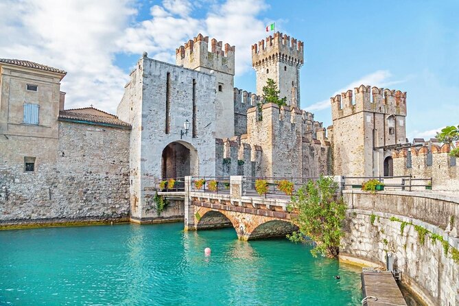 Boat Tour of Isola del Garda - Cruise Past the Castello Scaligero Near Sirmione