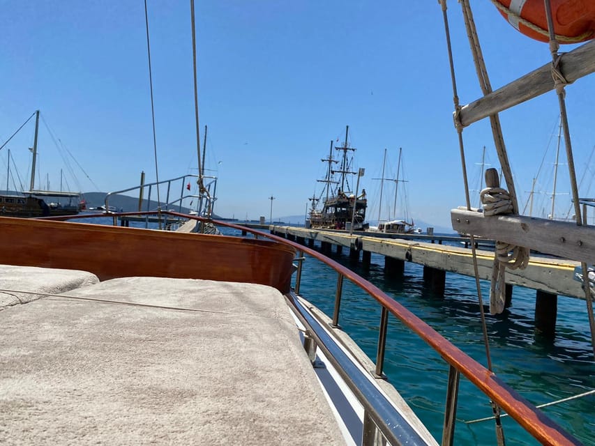 Bodrum: Peninsula Private Boat Tour with Lunch - Starting Point at Halikarnas Harbor in Bodrum