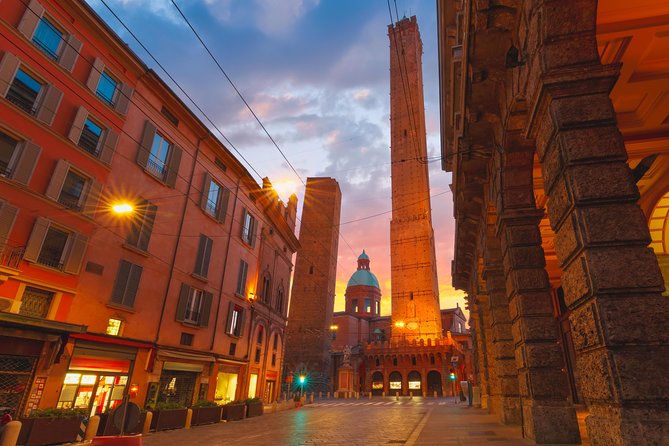 Bologna By Night Walking Tour - Savor Local Flavors in the Quadrilatero District
