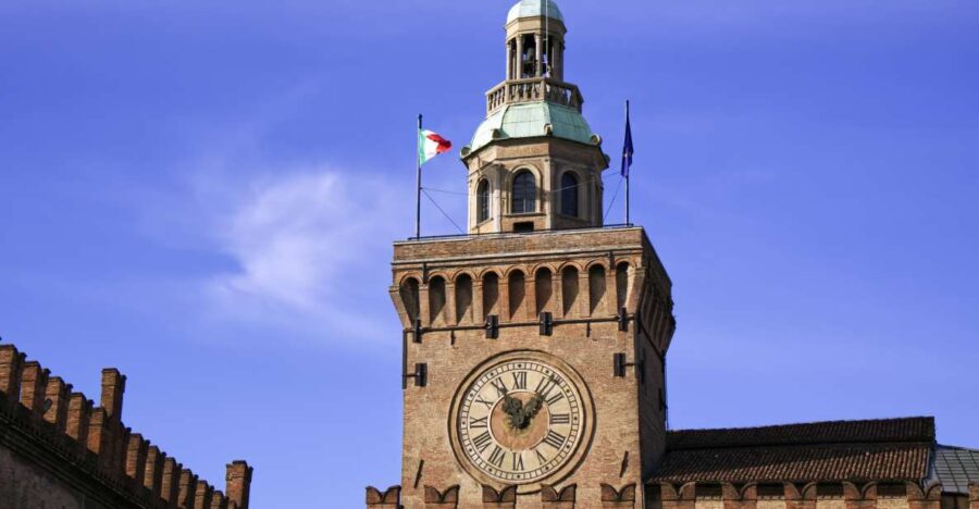 Bologna: Clock Tower Audio Guide and Food Tasting - Discovering Bologna’s Municipal Art Collections
