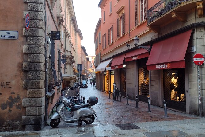 Bologna's Ancient and Recent History: A Self-Guided Audio Tour - Discovering the Roxy Bar and Its Cultural Significance
