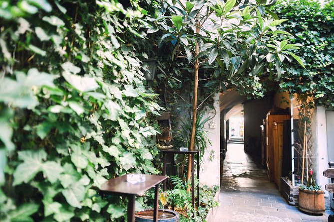 Bolzano Wine & More Walking Tour with Wine expert - Discover the Historic Heart of Bolzano at Piazza Walther