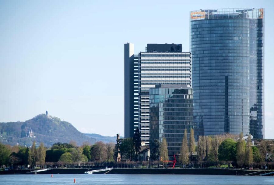 Bonn Skyline Tour on the Rhine - Godesberg: The Riverside Villas and the Siebengebirge