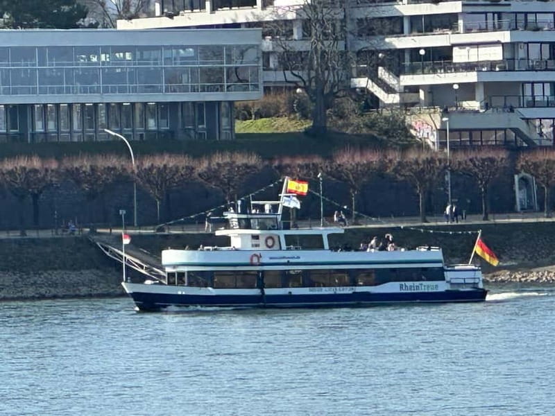 Bonn: Winter tour by boat with mulled wine - Departing from Bonns Old Customs Area at Alten Zoll