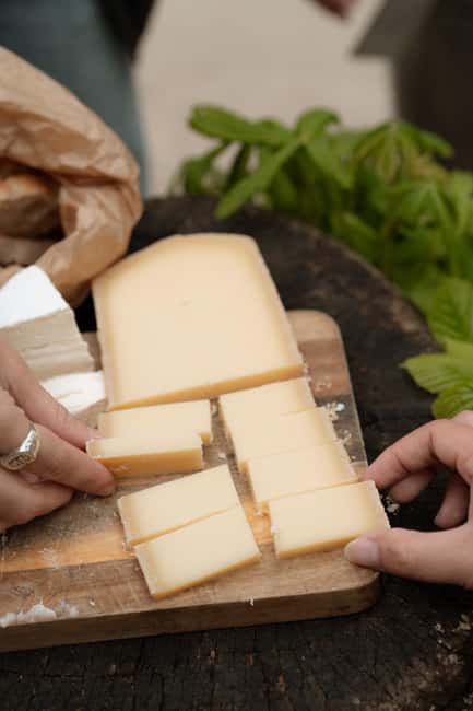 Bordeau: Chartrons Morning Food Tour - Exploring Bordeaux’s Historic Chartrons District