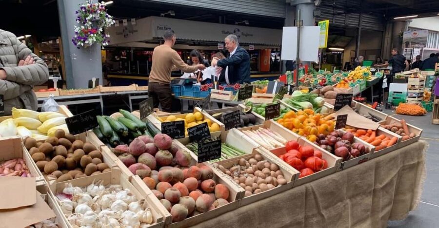 Bordeaux: 3.5-Hour Old Town and Market Food Tour - Exploring Bordeauxs Old Town and Market Scene