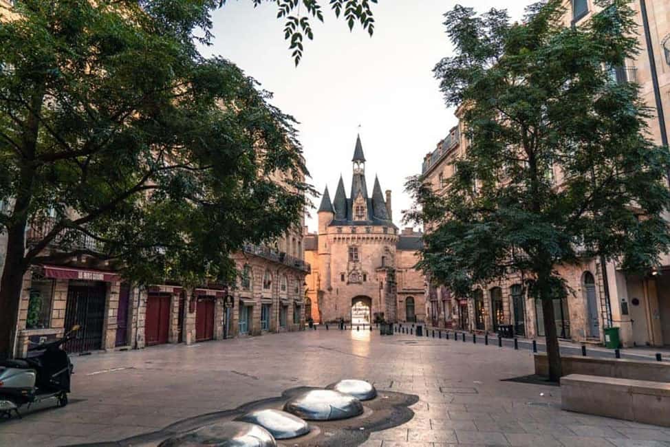 Bordeaux Awakens: Private Sunrise Serenity Morning Tour - Starting at Place de la Bourse in Bordeaux