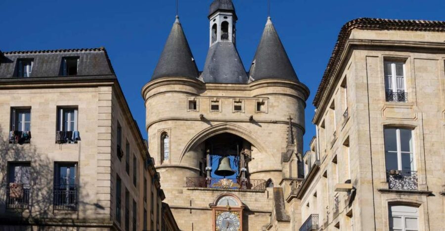 Bordeaux: Express Walk with a Local in 60 minutes - Discovering the Vibrant Cours du Chapeau-Rouge